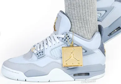 air-jordan-4-unc-pe-sneaker-news